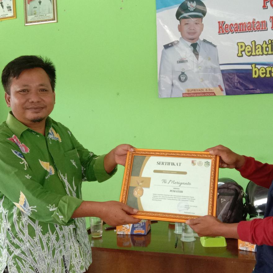 Album : Penyuluhan Pembuatan POC